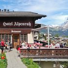 Käsefondue auf der Sonnenterrasse mit Blick auf den Eiger