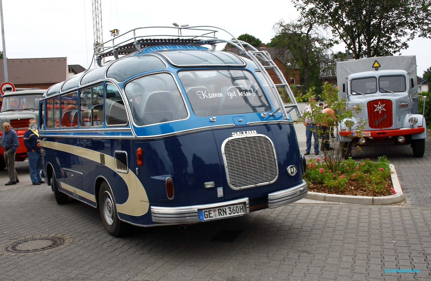 "Kässbohrer S6", zugelassen im Jahr 1960 / 5. Westfälischer Oldtimertag Kirchhellen