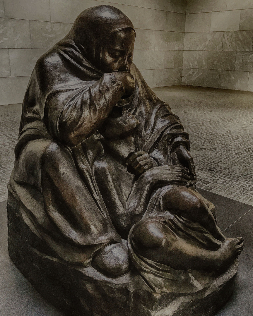 Käthe Kolwitz Pieta