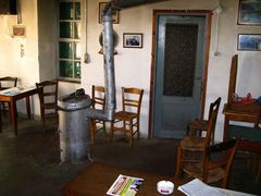 Kafeníon von innen.Im Bergdorf Stavrinides auf Samos /Greece