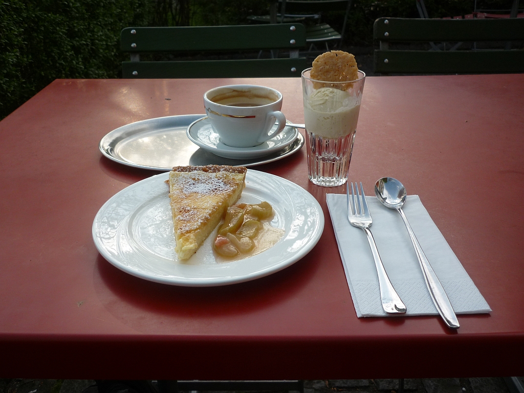 Kaffee, Glace und Kuchen