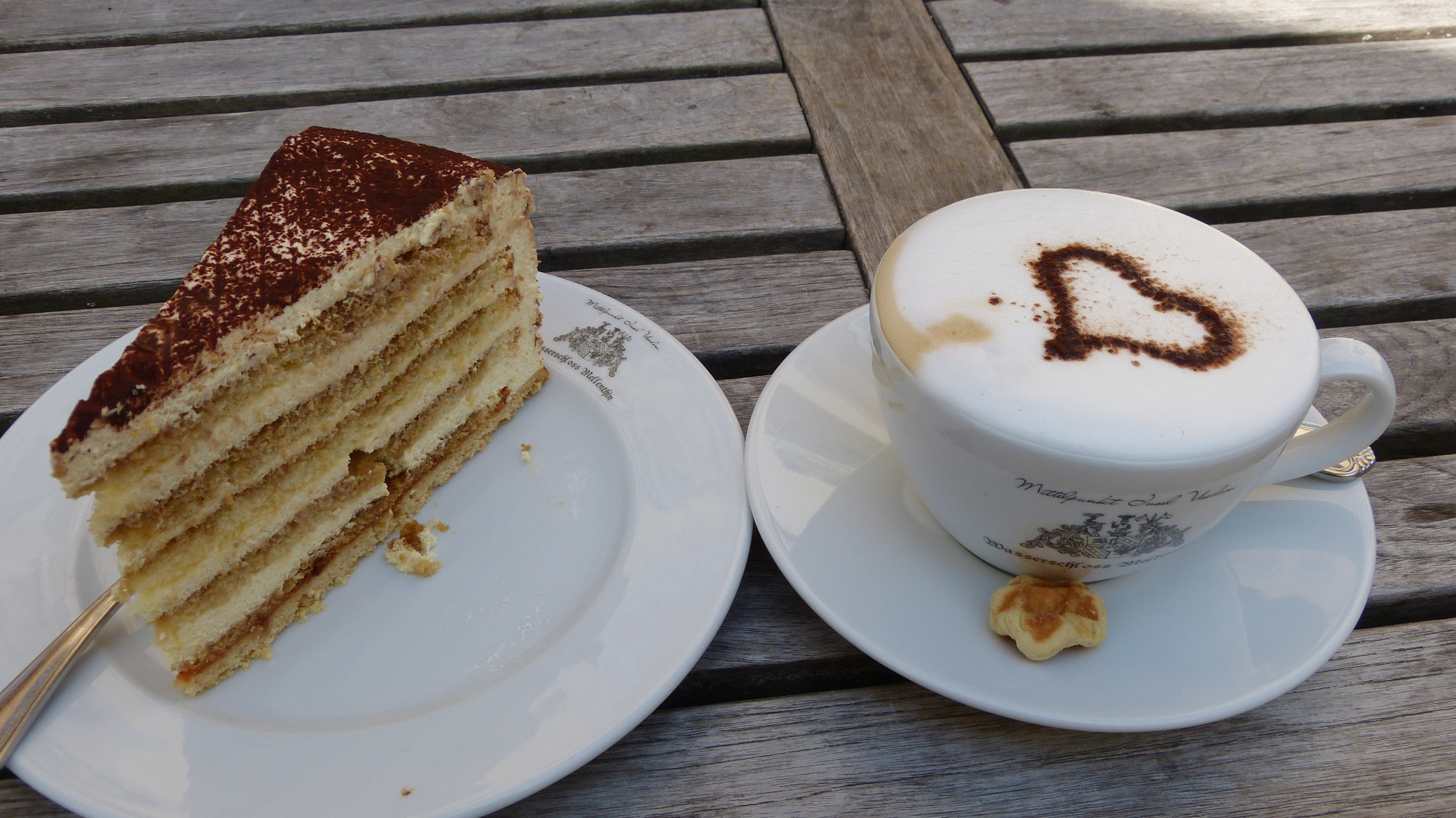 Kaffee und Kuchen gibt es auch