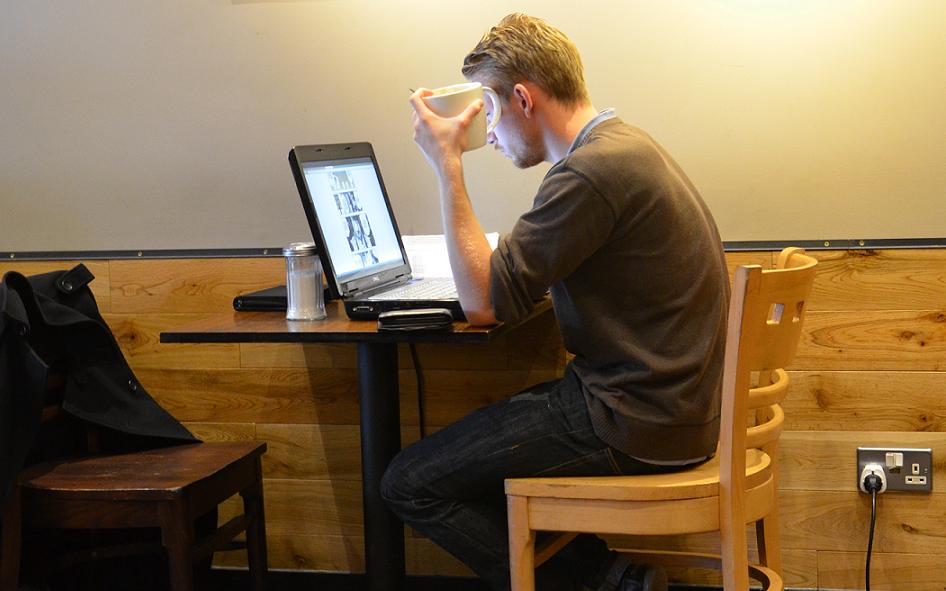 Kaffee und Laptop - Starbucks in Hampstead...