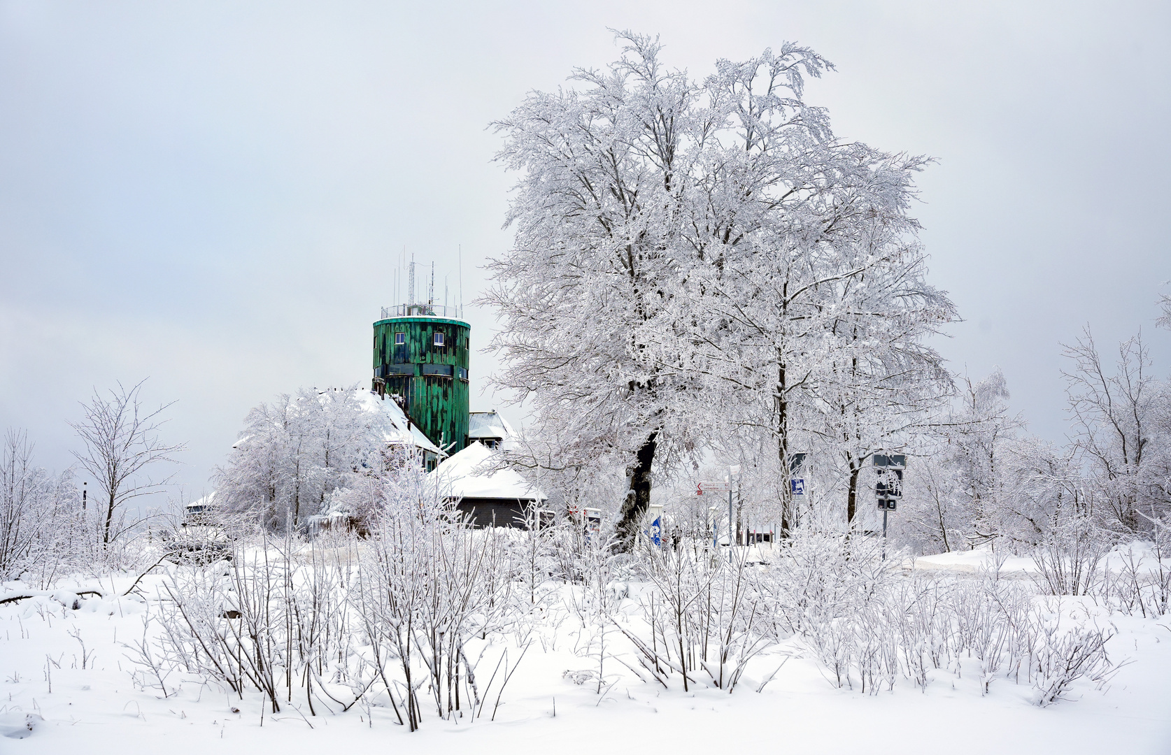 Kahler Asten im Winterkleid