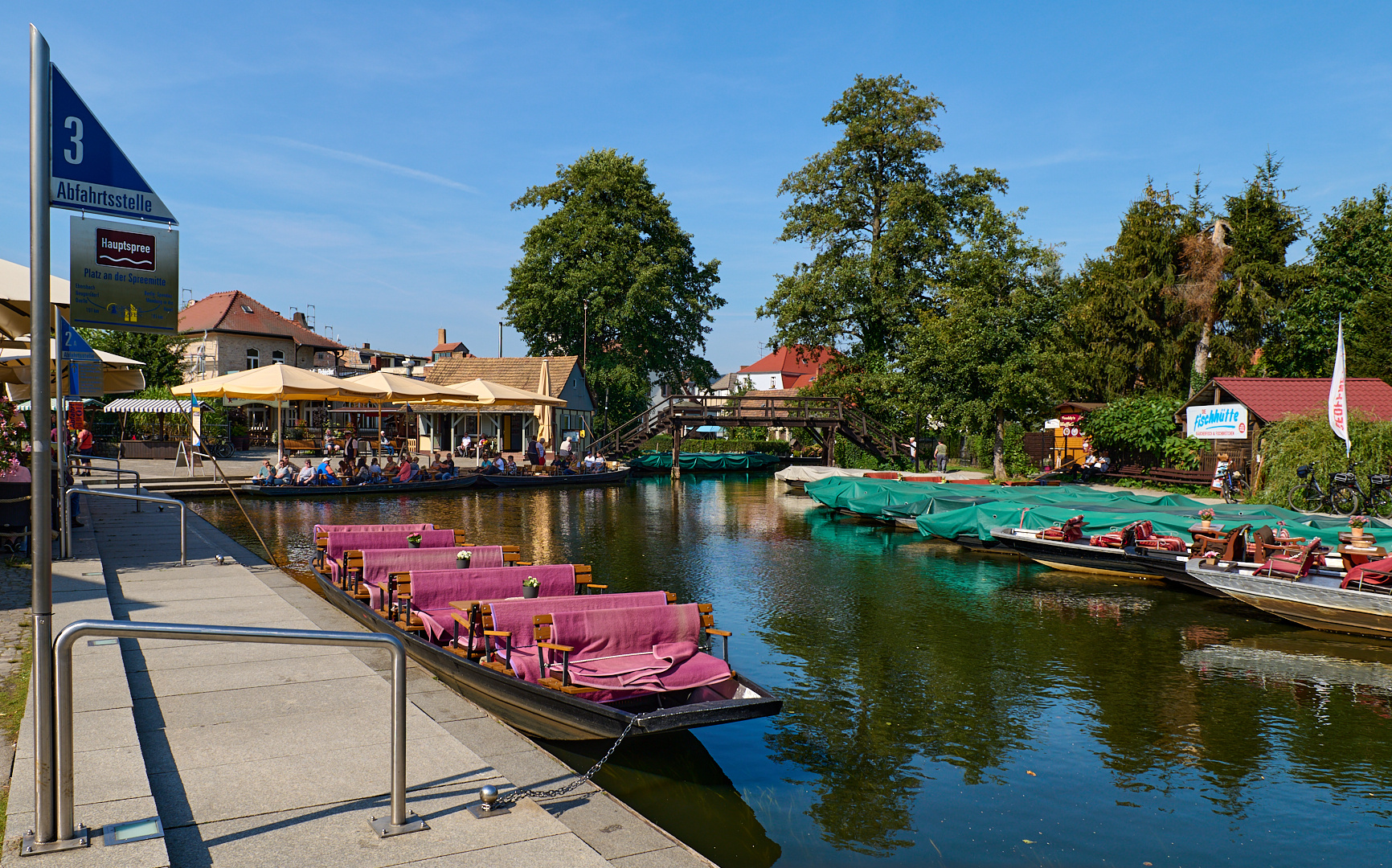 Kahnfahrt durch den Spreewald.