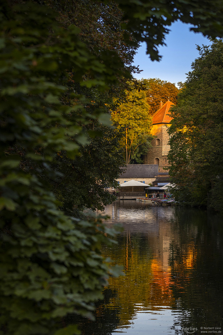 Kahnfahrt im Abendlicht