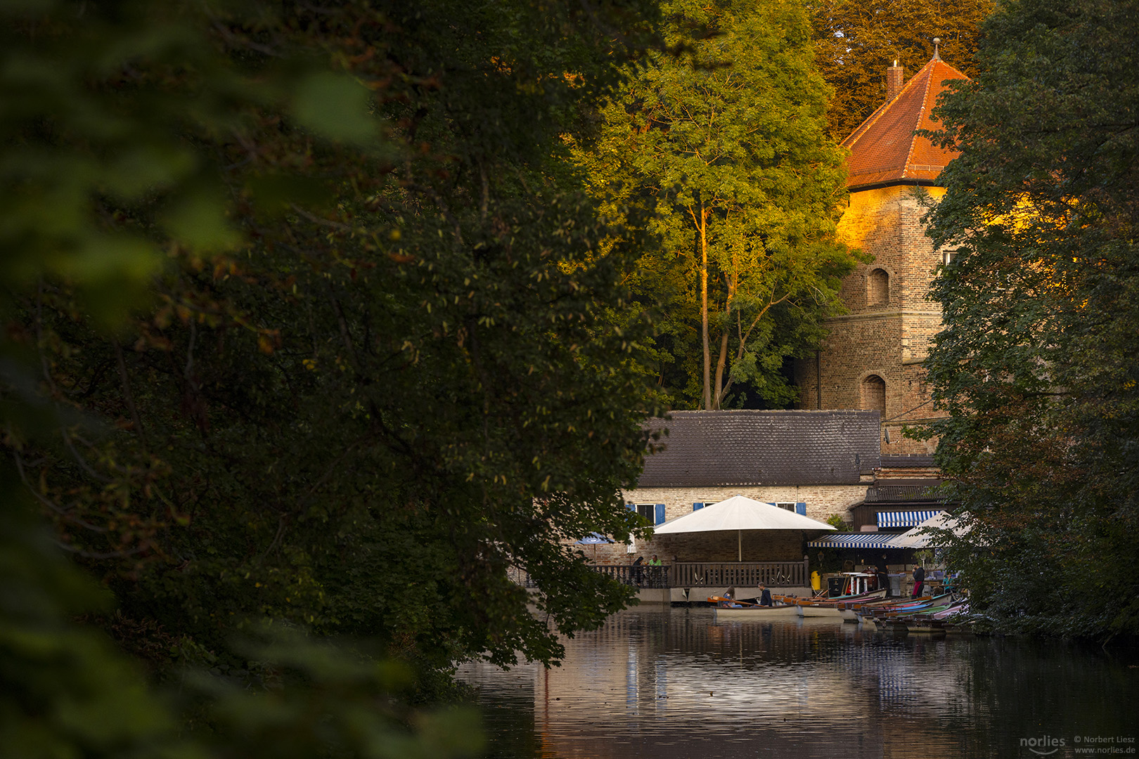 Kahnfahrt im Licht