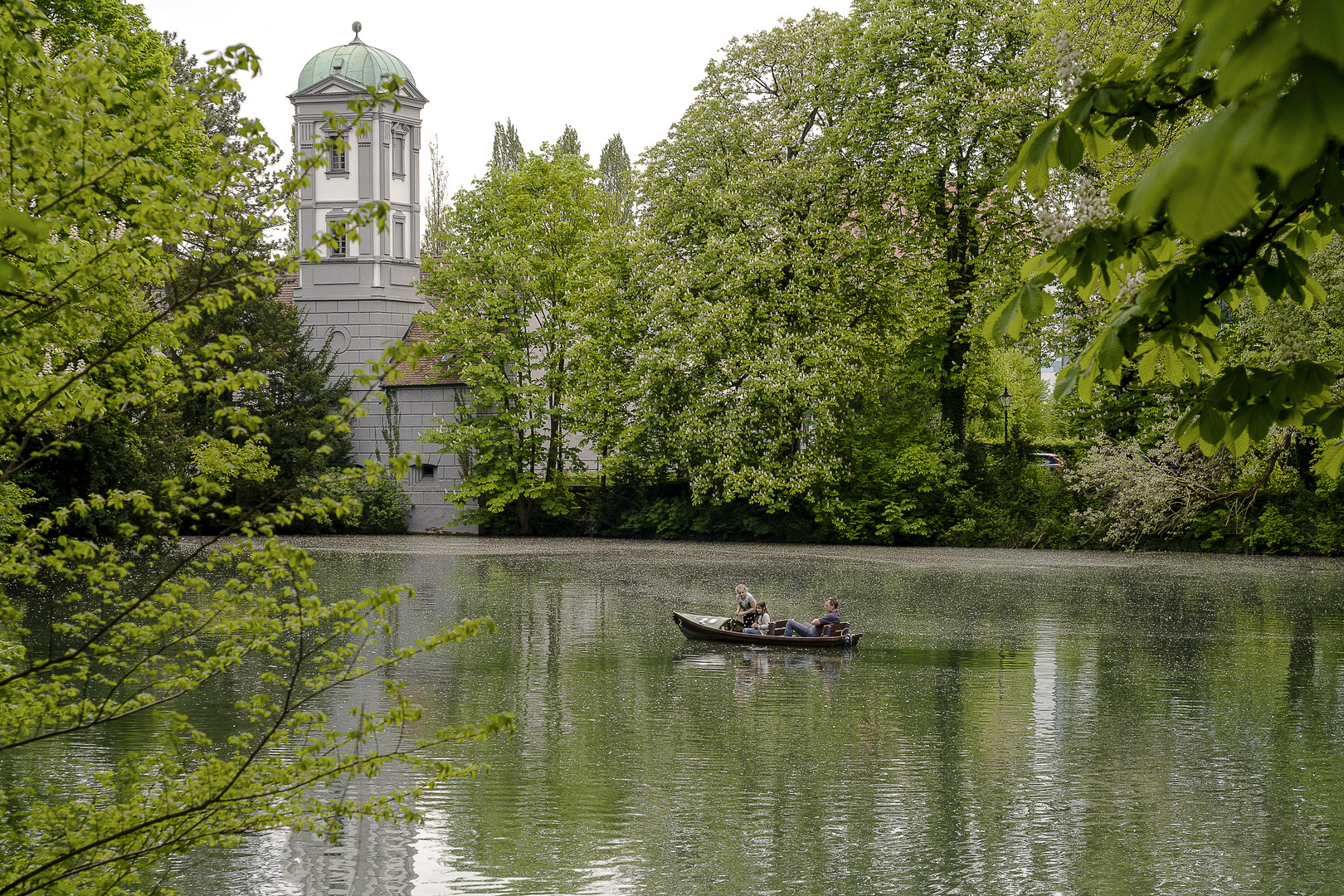 Kahnfahrt in Augsburg vorbei am Wasserturm