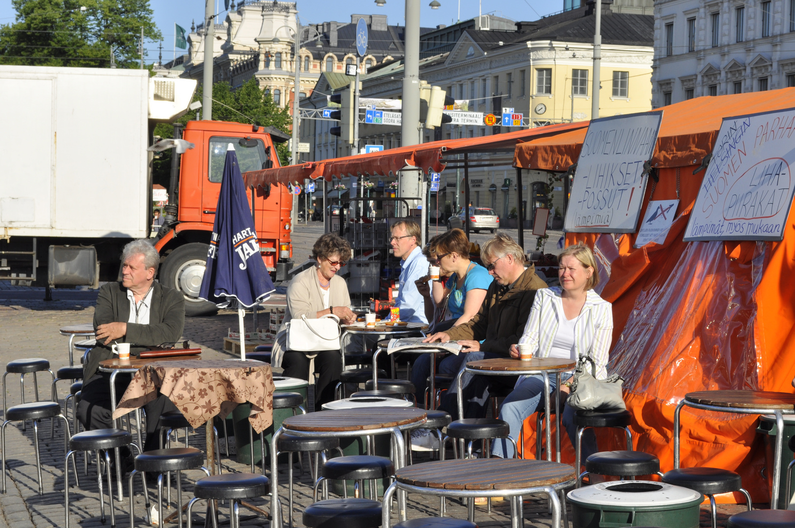 Kahvi Pausi - heute morgen auf dem Marktplatz bei der Esplanade