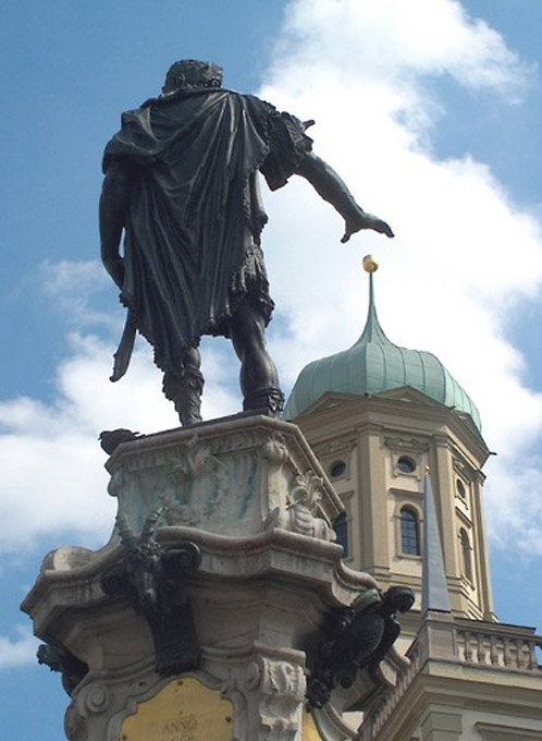 Kaiser Augustus auf dem gleichnamigen Brunnen ......