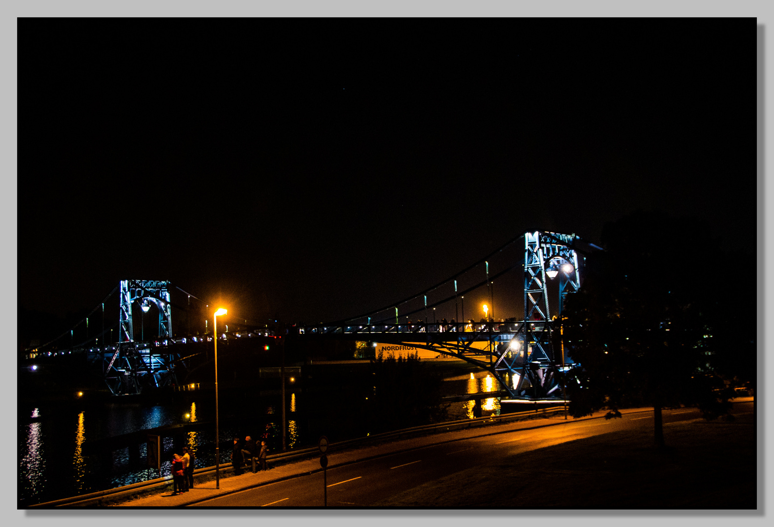 Kaiser-Wilhelm-Brücke bei Nacht