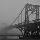 Kaiser-Wilhelm-Brücke im Nebel