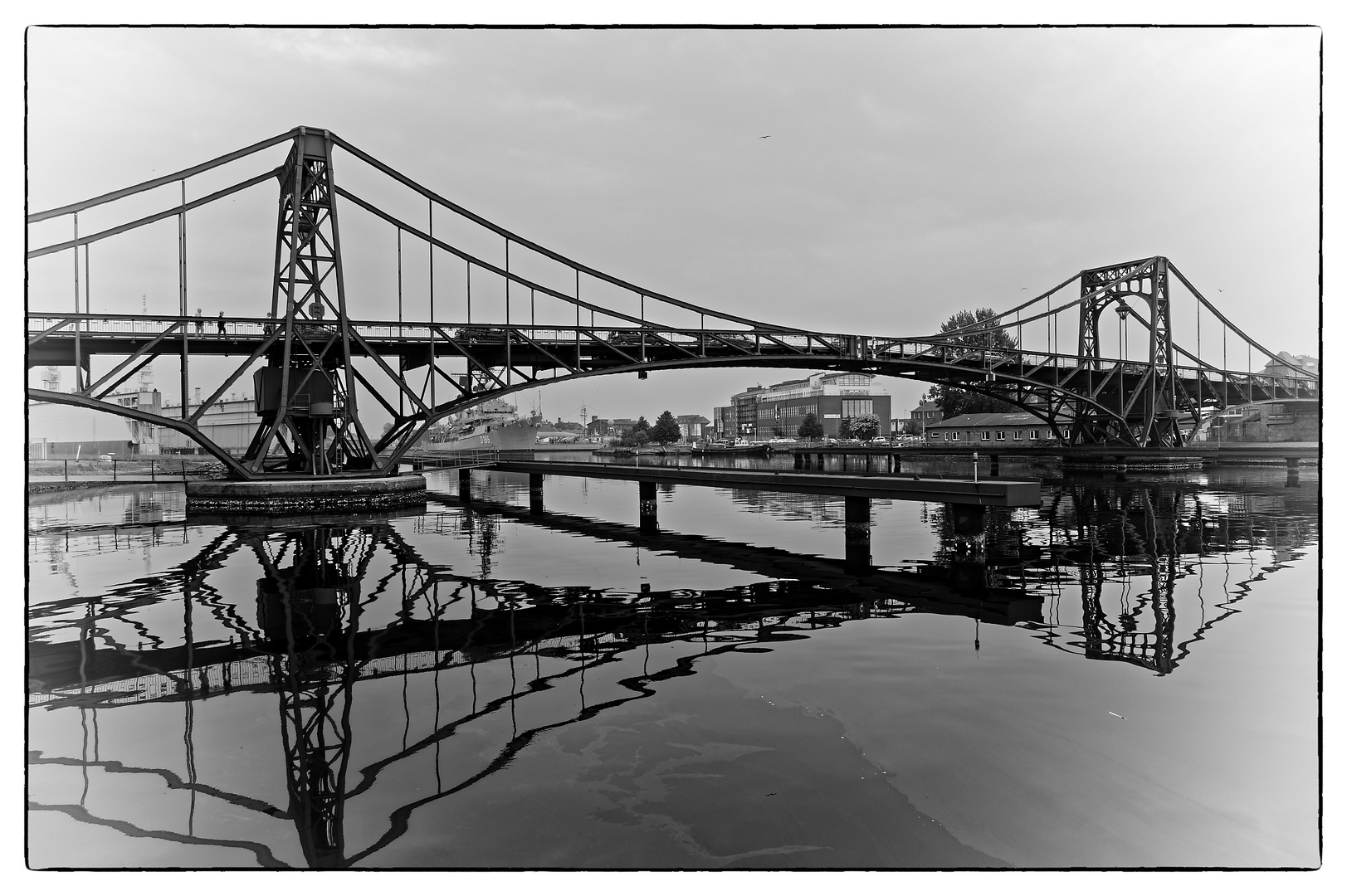 Kaiser Wilhelm Brücke SW mit Wasserspiegel (2)