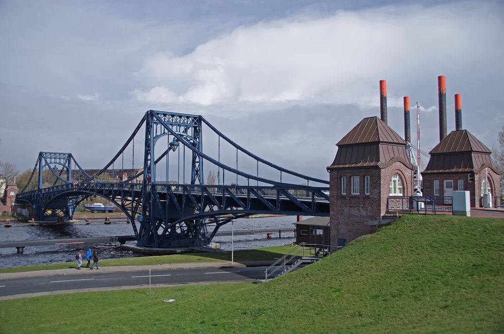 Kaiser-Wilhelm-Brücke Wilhelmshaven Foto & Bild | deutschland, europe ...