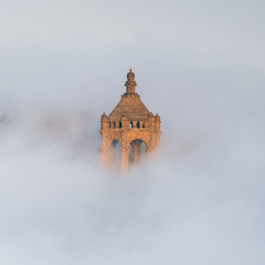 Kaiser Wilhelm Denkmal im Nebel