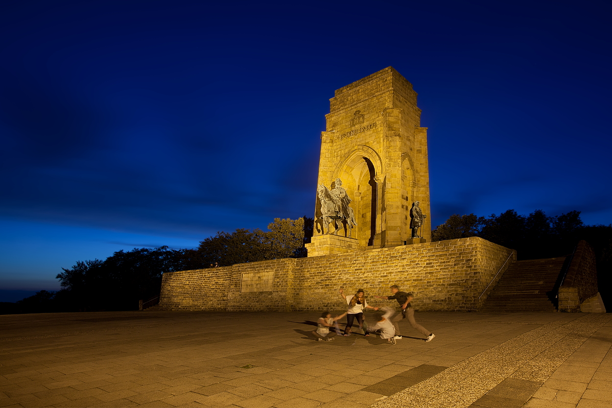 Kaiser-Wilhelm-Denkmal – Lebende Architektenskulptur II