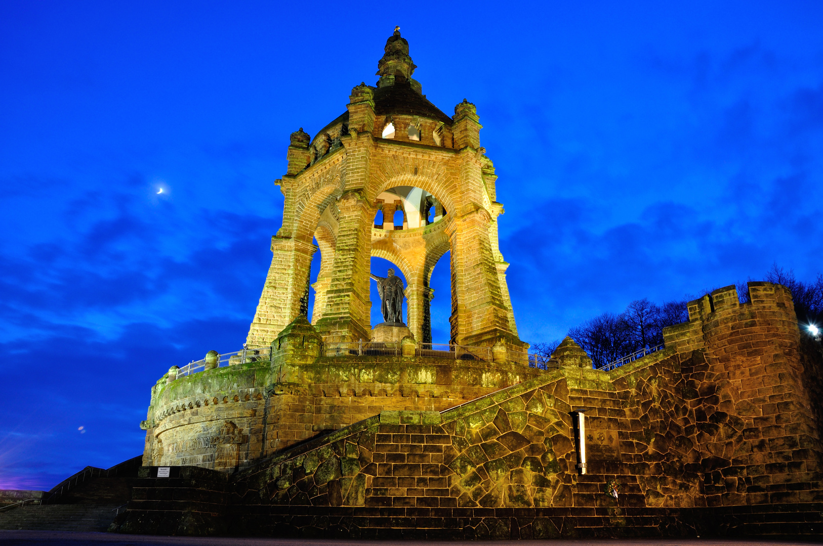 Kaiser-Wilhelm-Denkmal @ Nacht