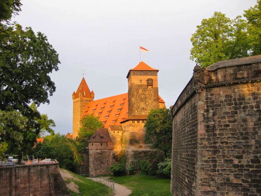 Kaiserburg Nürnberg im Abendlicht