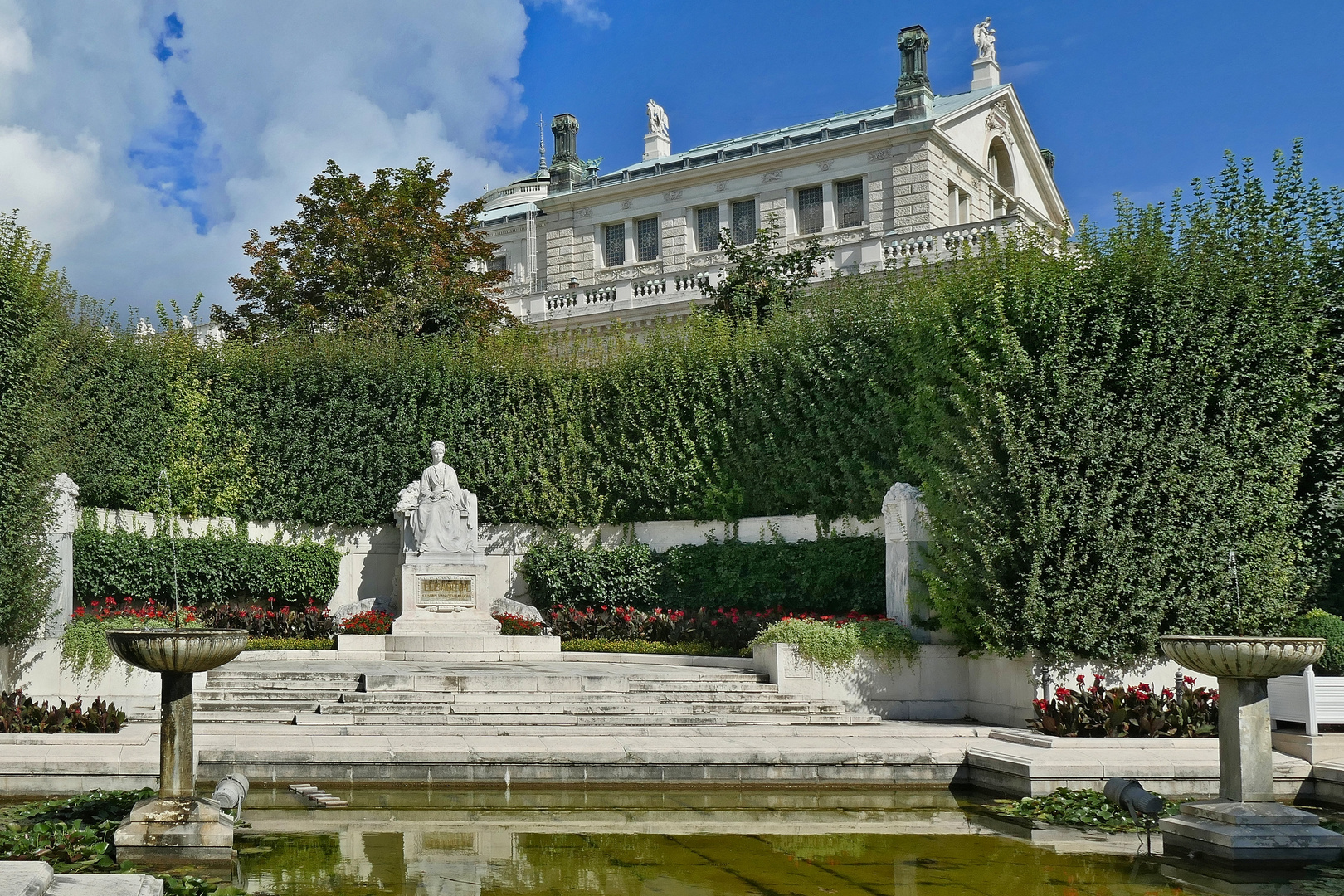 Kaiserin Elisabeth im Wiener Volksgarten