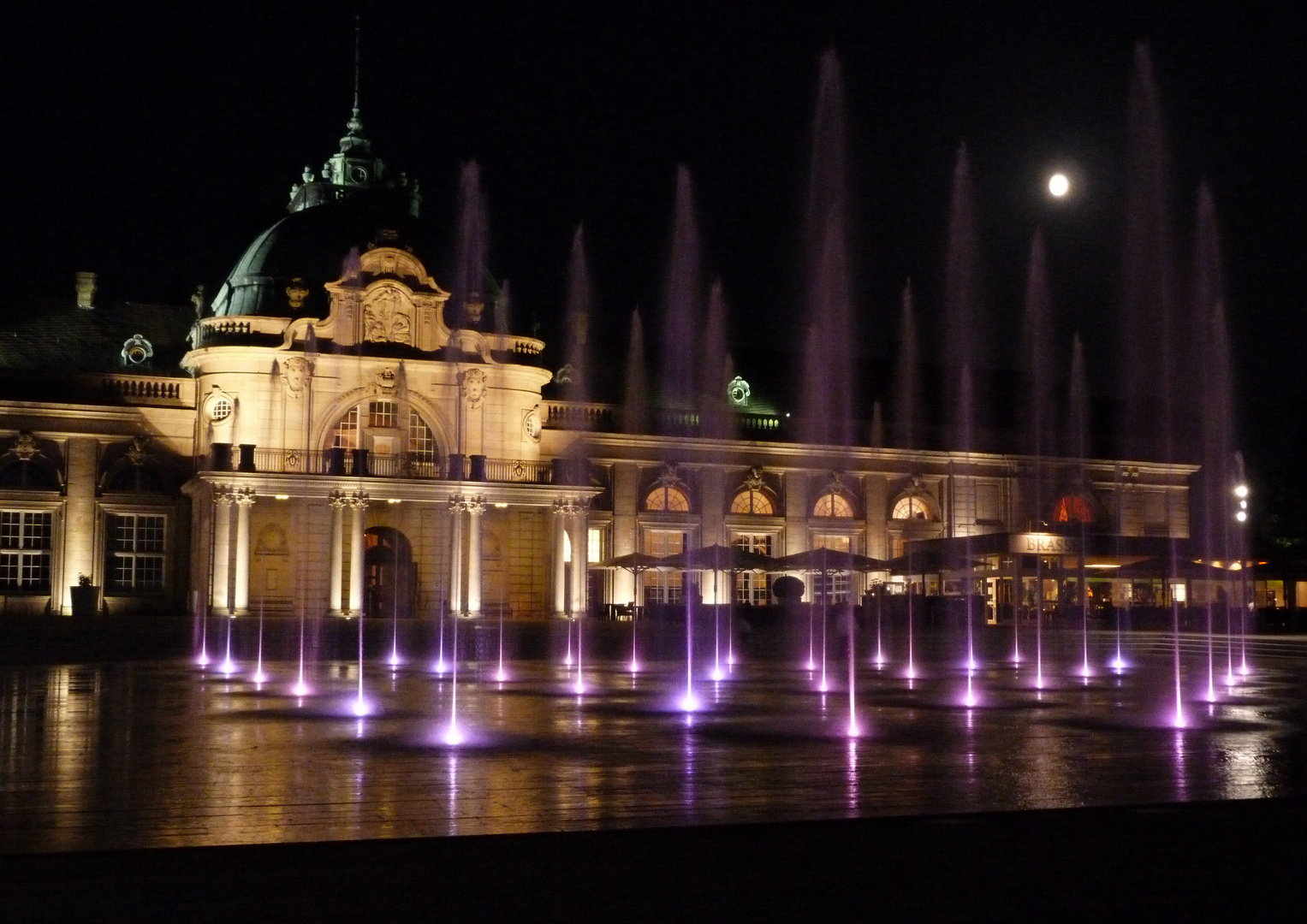 Kaiserpalais bei Nacht