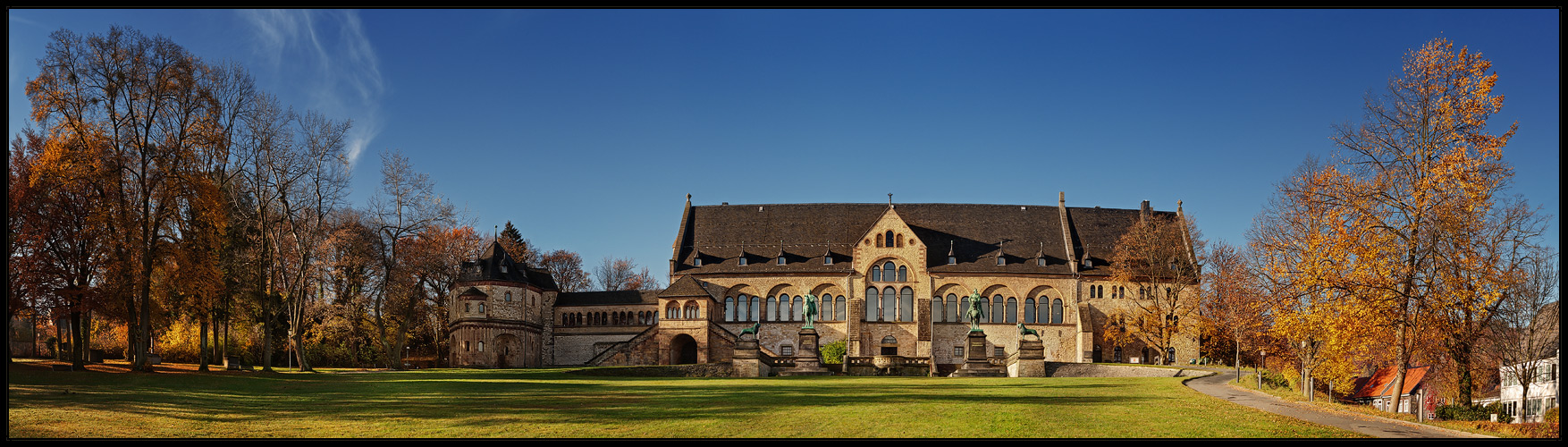 Kaiserpfalz im Herbst