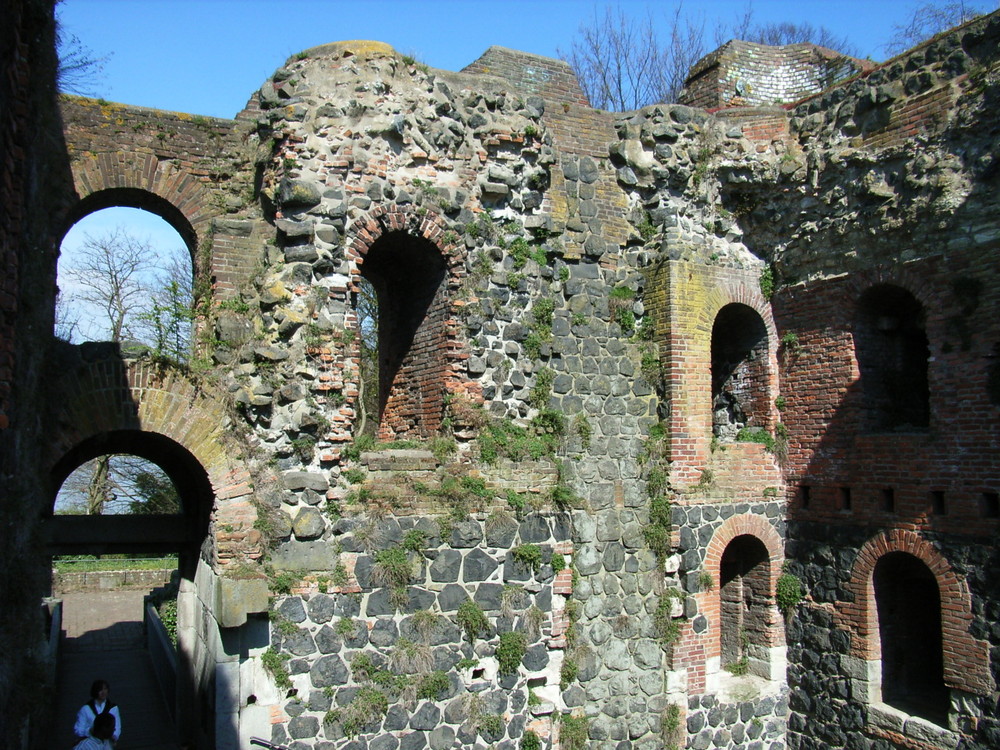 Kaiserpfalzruine Düsseldorf-Kaiserswerth