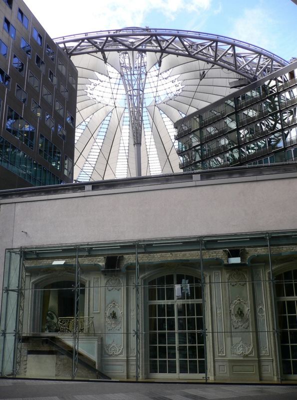 Kaisersaal und Segel im Sony-Center