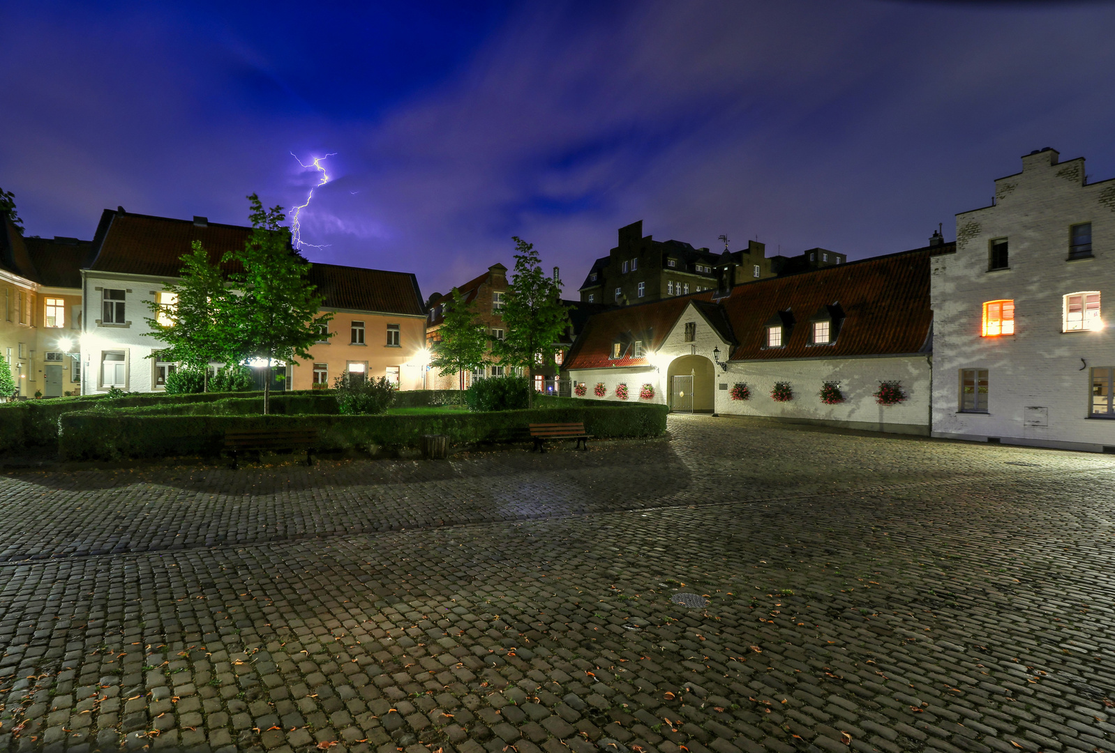 Kaiserswerth und es zieht ein Gewitter auf