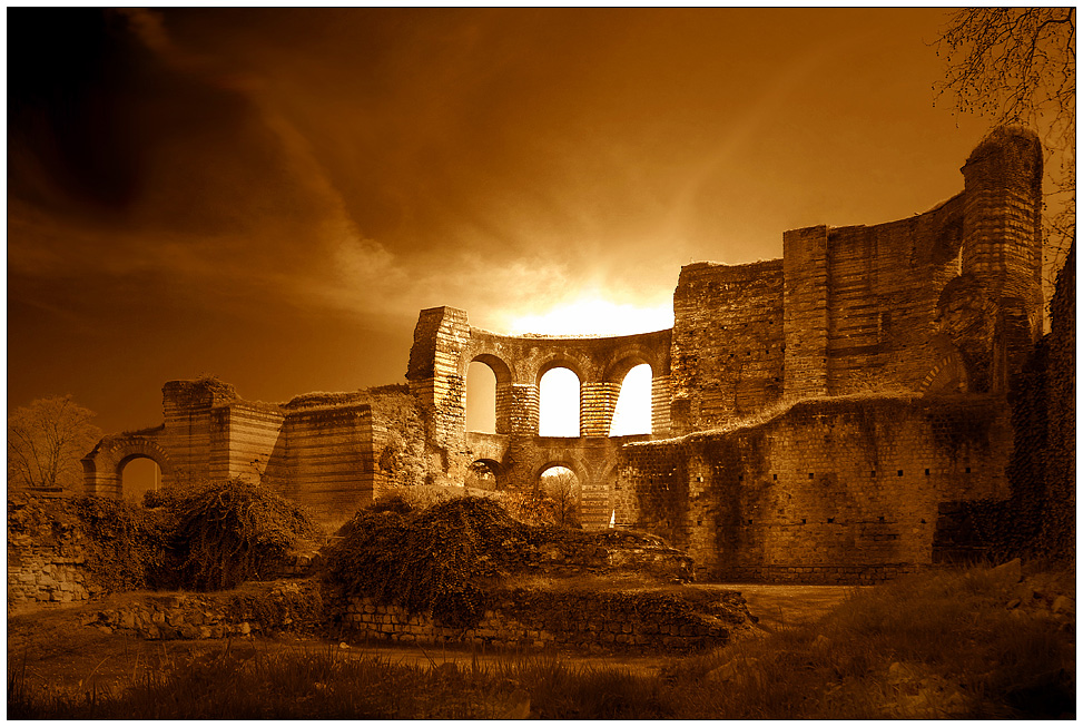 Kaiserthermen Trier by Lothar Maier 