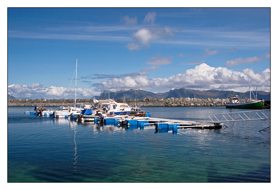 Kaiserwetter im Hafen von Runde