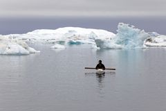 Kajak im Eismeer der Disko Bucht