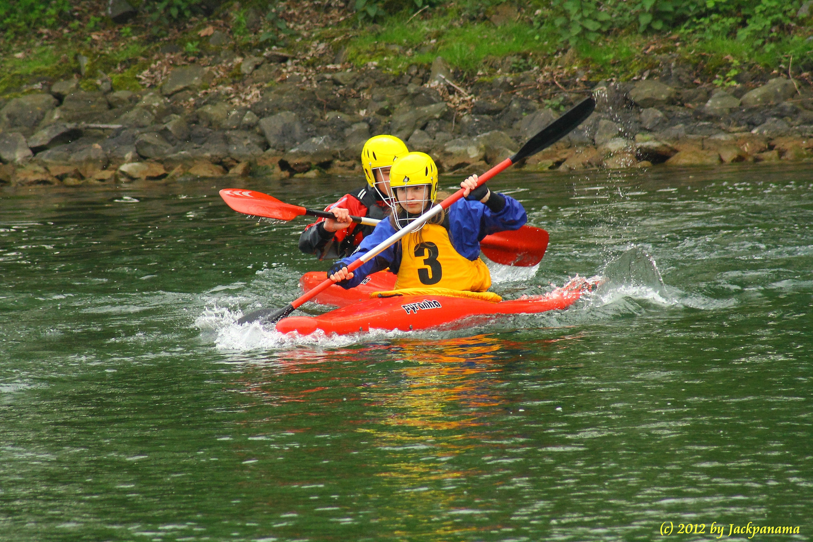 Kajaksport auf dem Kanal in Gelsenkirchen