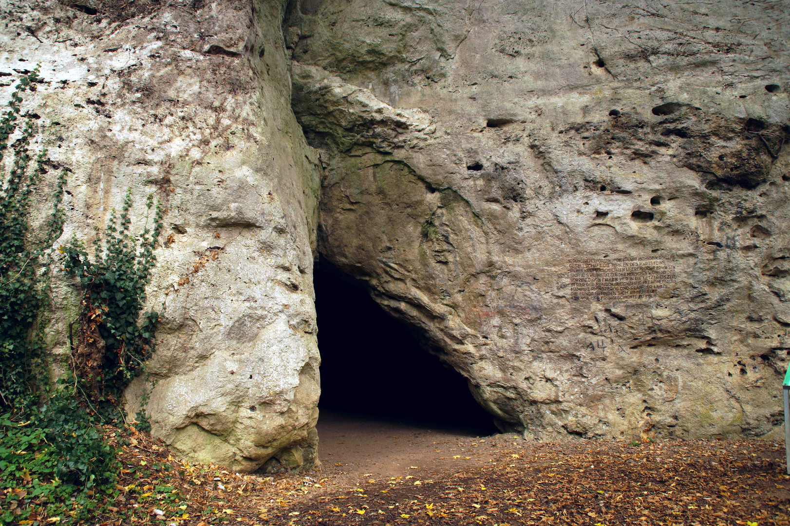 Kakushöhle am Kartstein