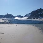 Kalbender Gletscher auf Spitzbergen