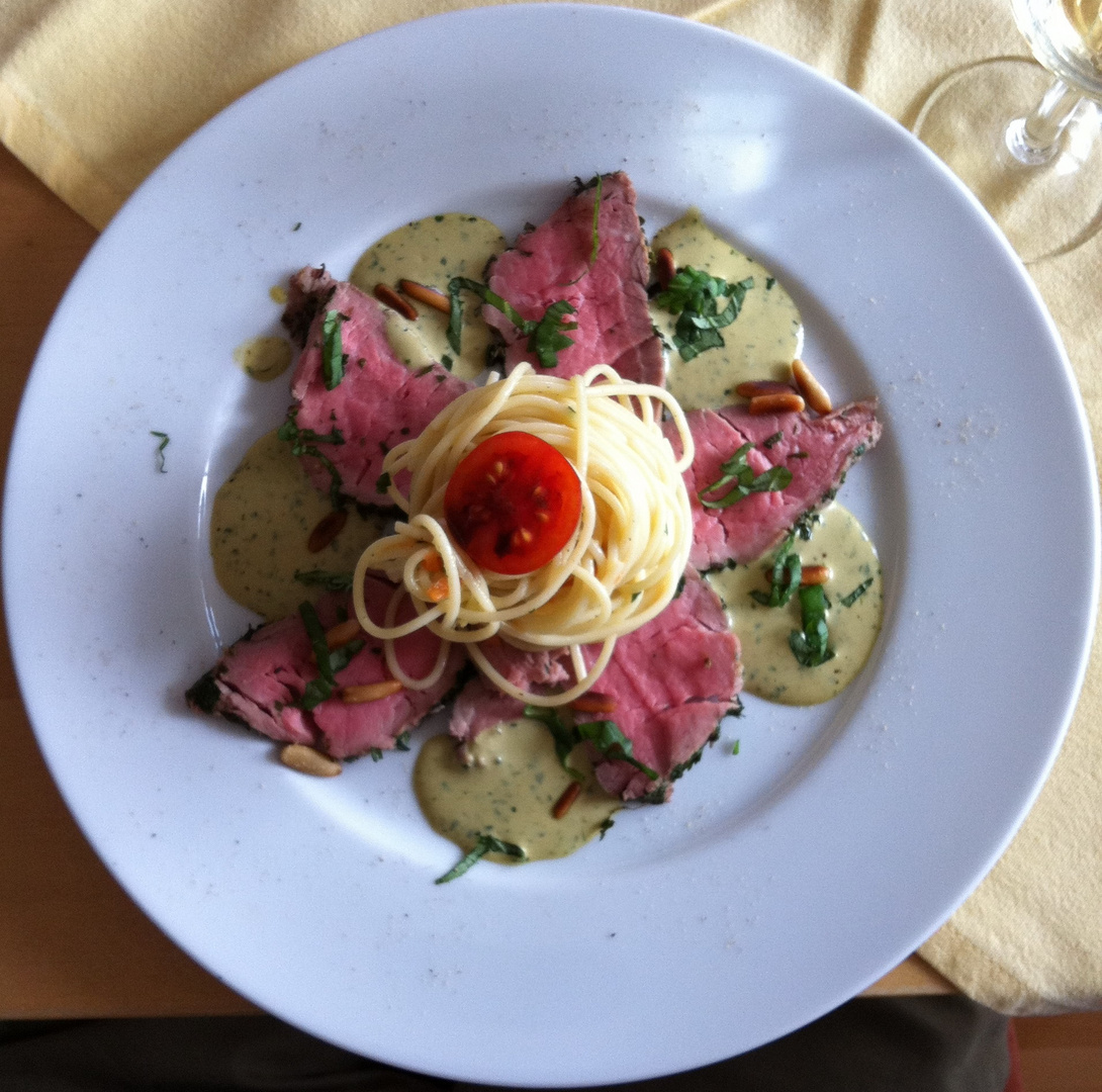 *** Kalbsfilet *** lauwarm mit Kräutersenfsosse und Spaghetti