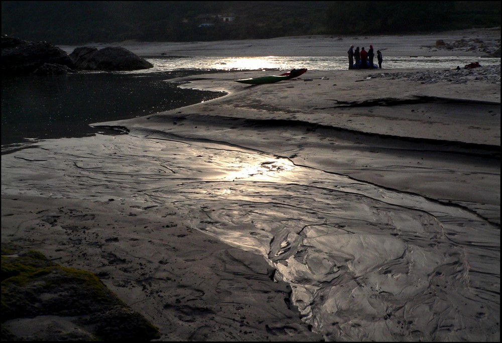 Kali Gandaki Abend am Fluss