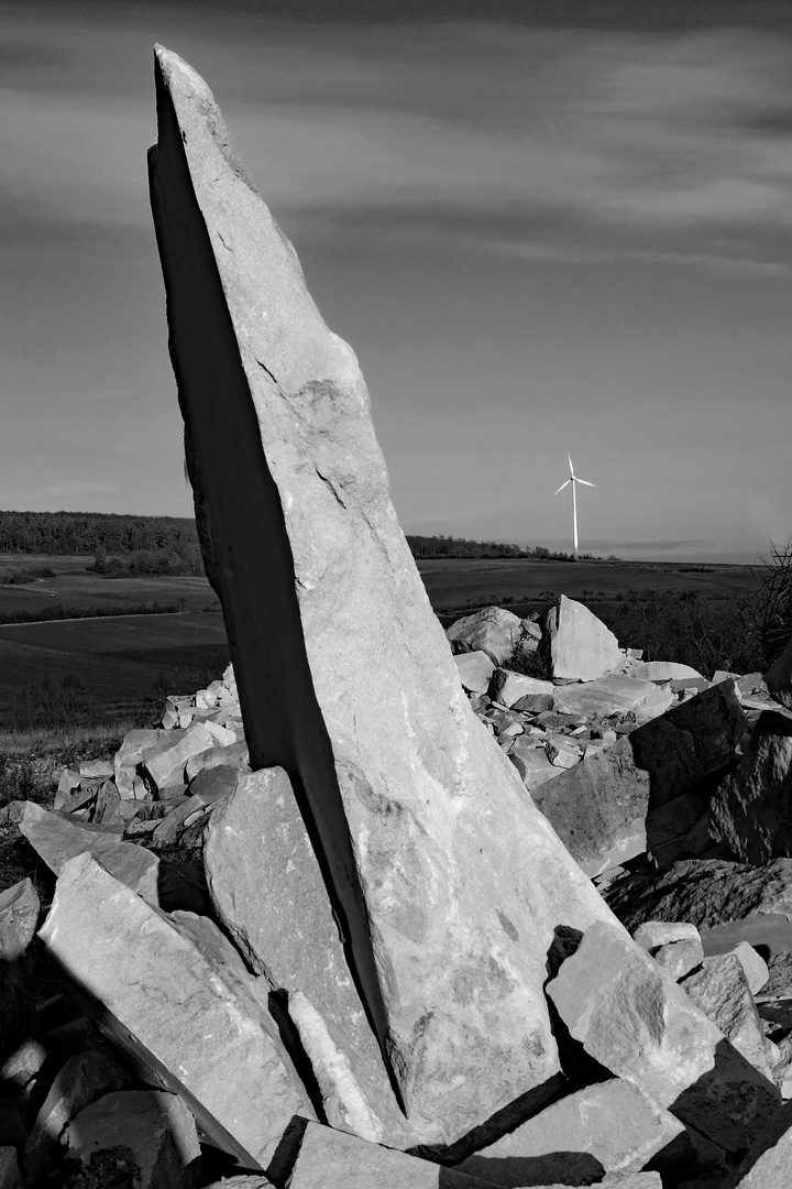 Kalksteinhalde mit Tiefe