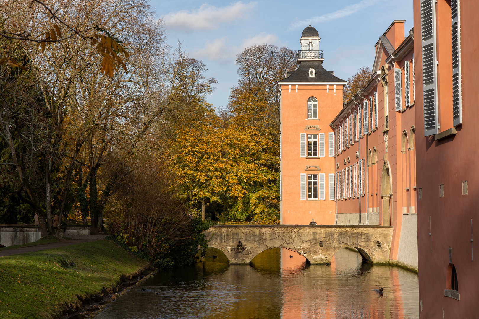 Kalkumer Wasserschloss im Herbst