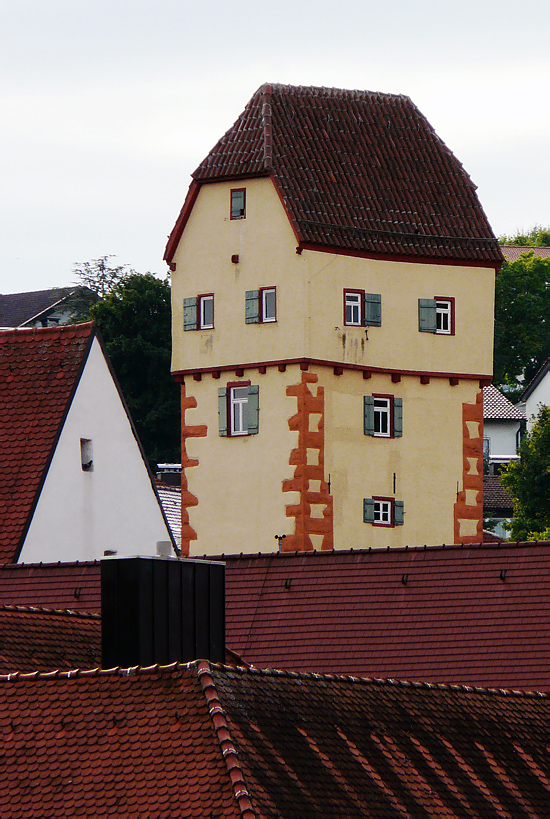 Kalkweiler Torturm über den Dächern der Stadt