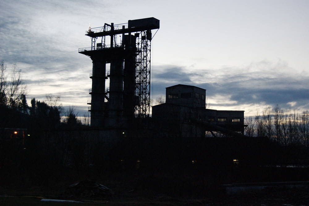 Kalkwerk im Gegenlicht