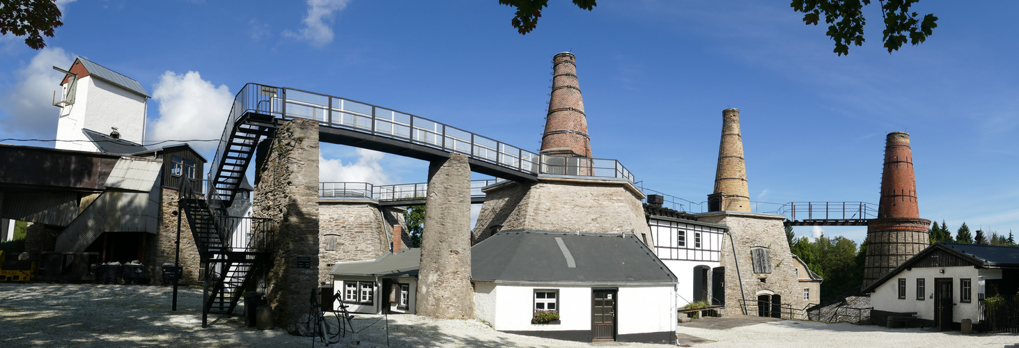 Kalkwerk Lengefeld/Erzgebirge  (Panoramaaufnahme vom Innenhof)