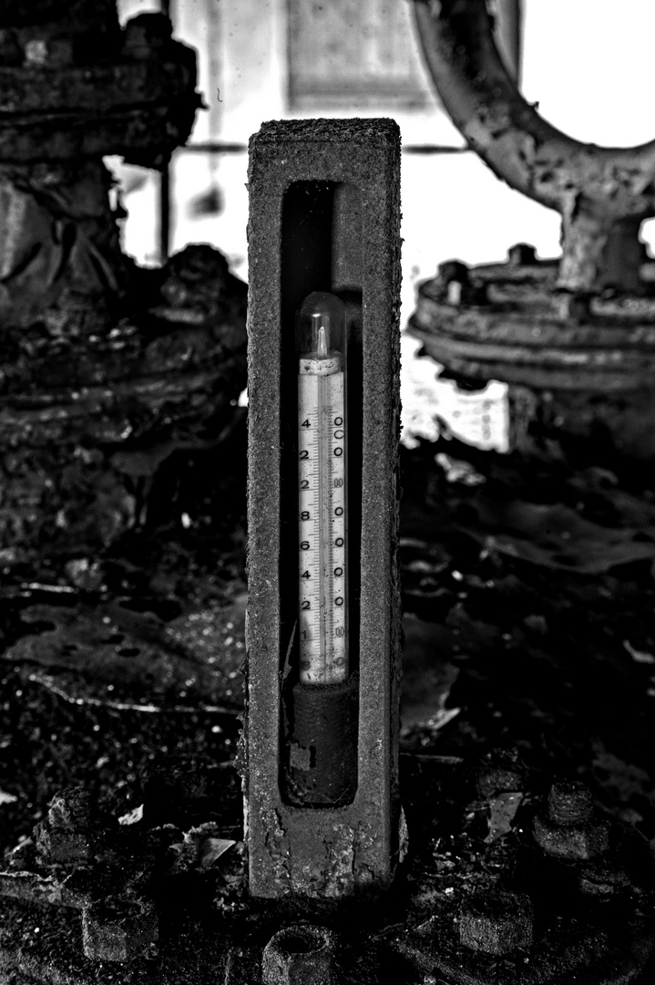 kalt oder heiß? Foto &amp; Bild | alltagsdesign, industrie, motive Bilder ...