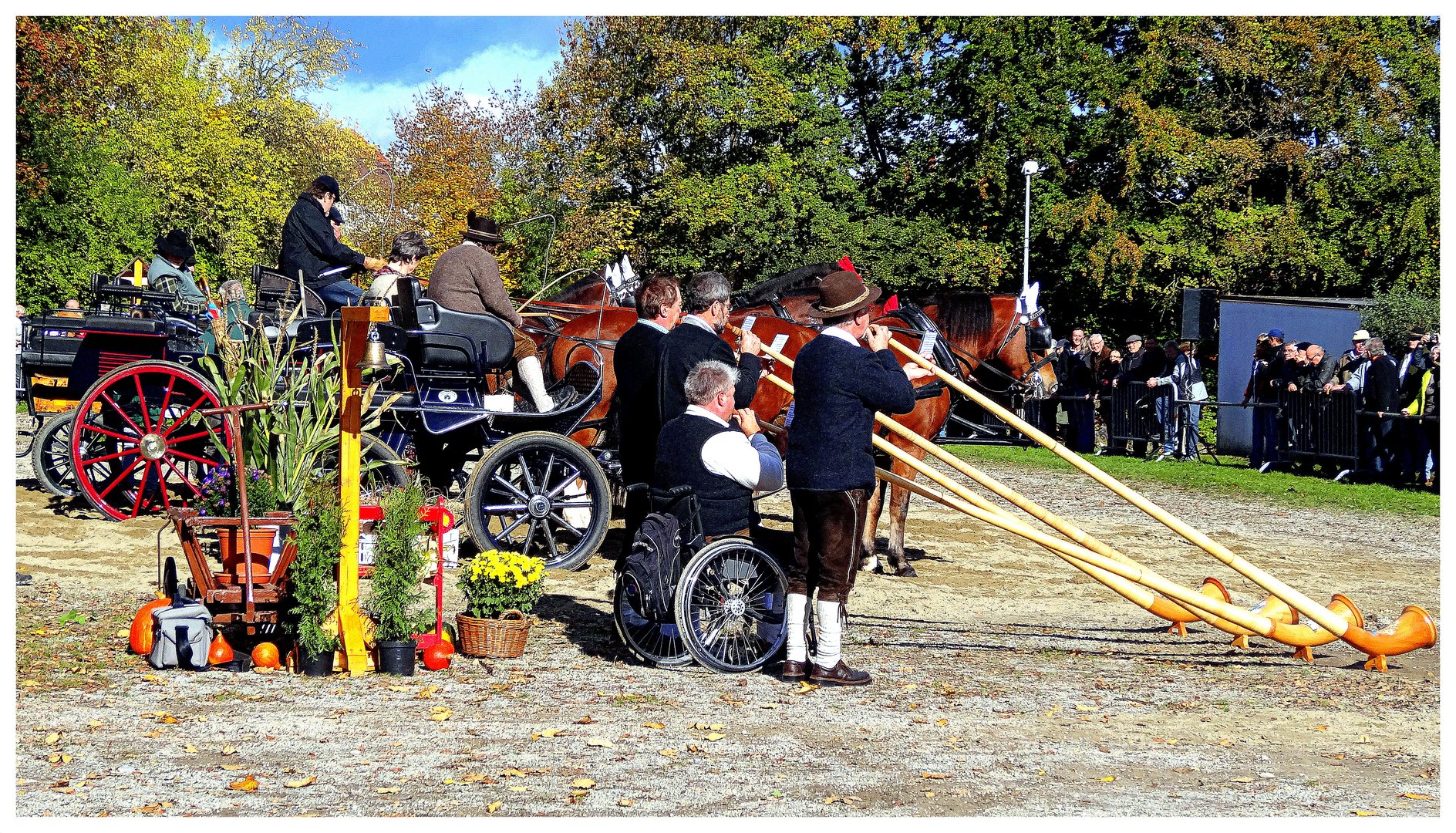 kaltblutpferdemarkt laupheim - alphornbläsergruppe