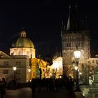 Kalte Winter-Vollmond-Nacht auf der Prager Karlsbrücke