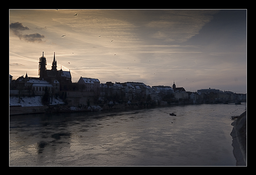 Kalter Abendhimmel über Basel