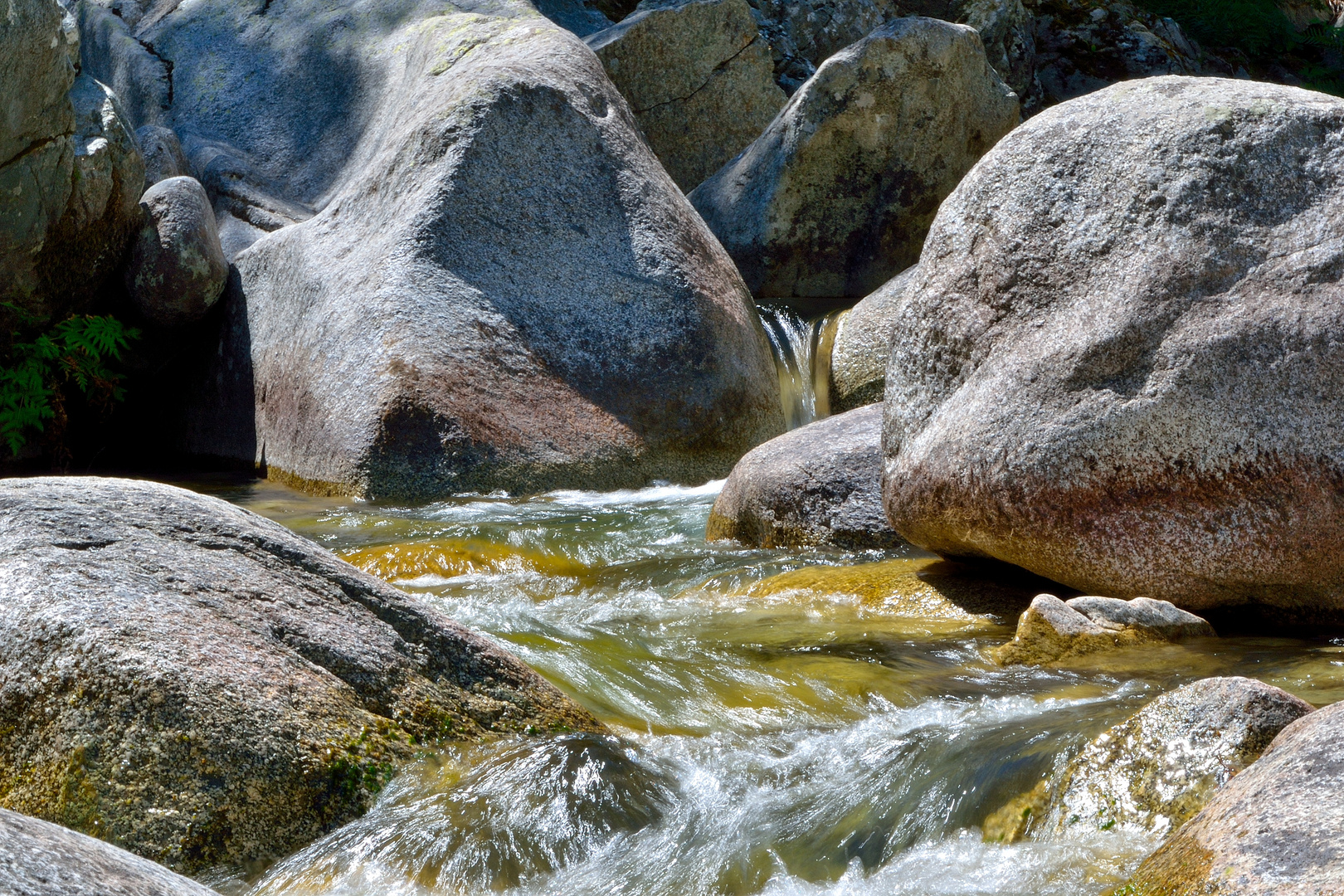 Kalter Gebirgsfluss