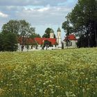Kalvarienberg mit Blumenwiese 