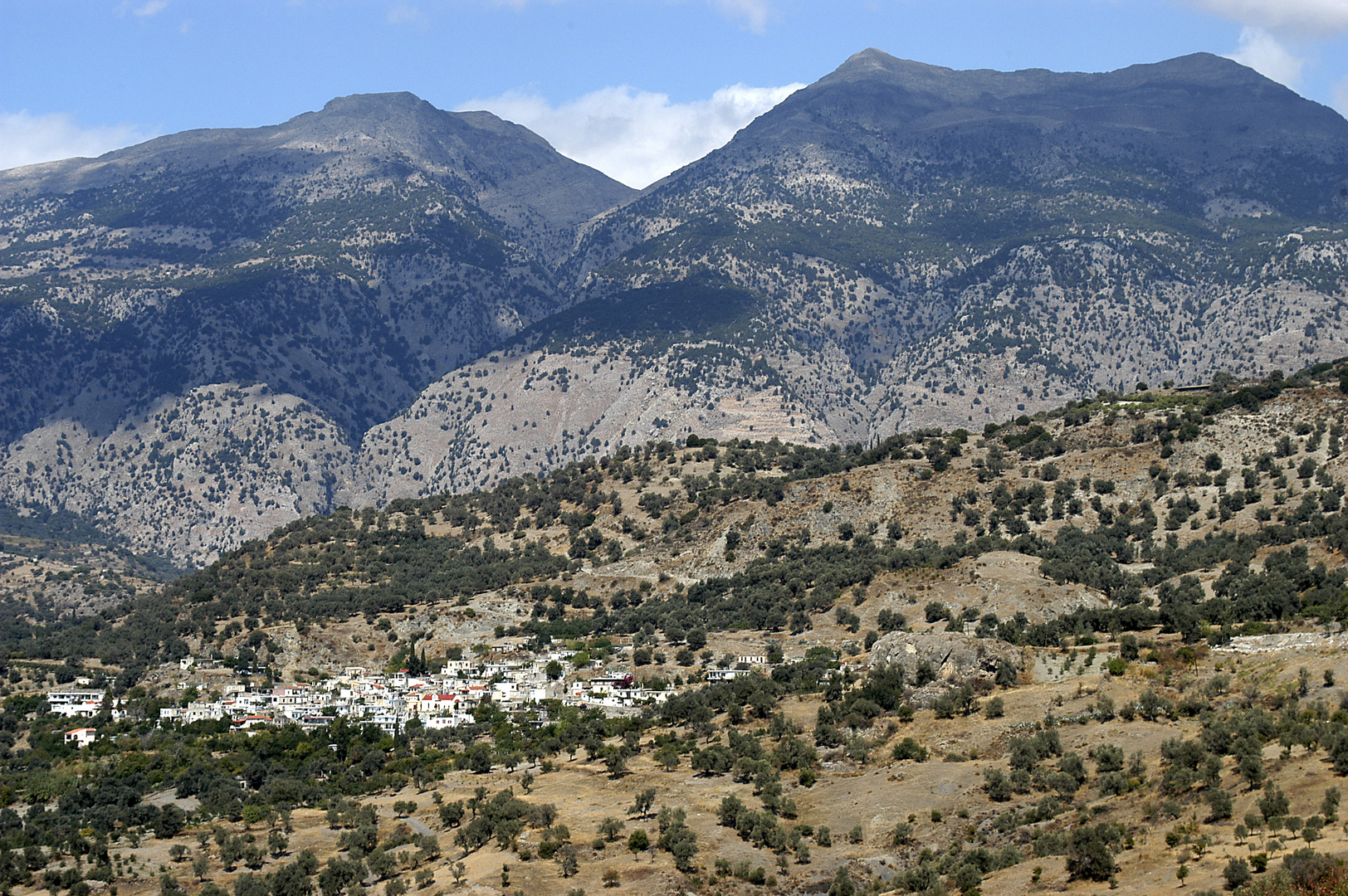 kamares am fuß des psiloritis auf kreta