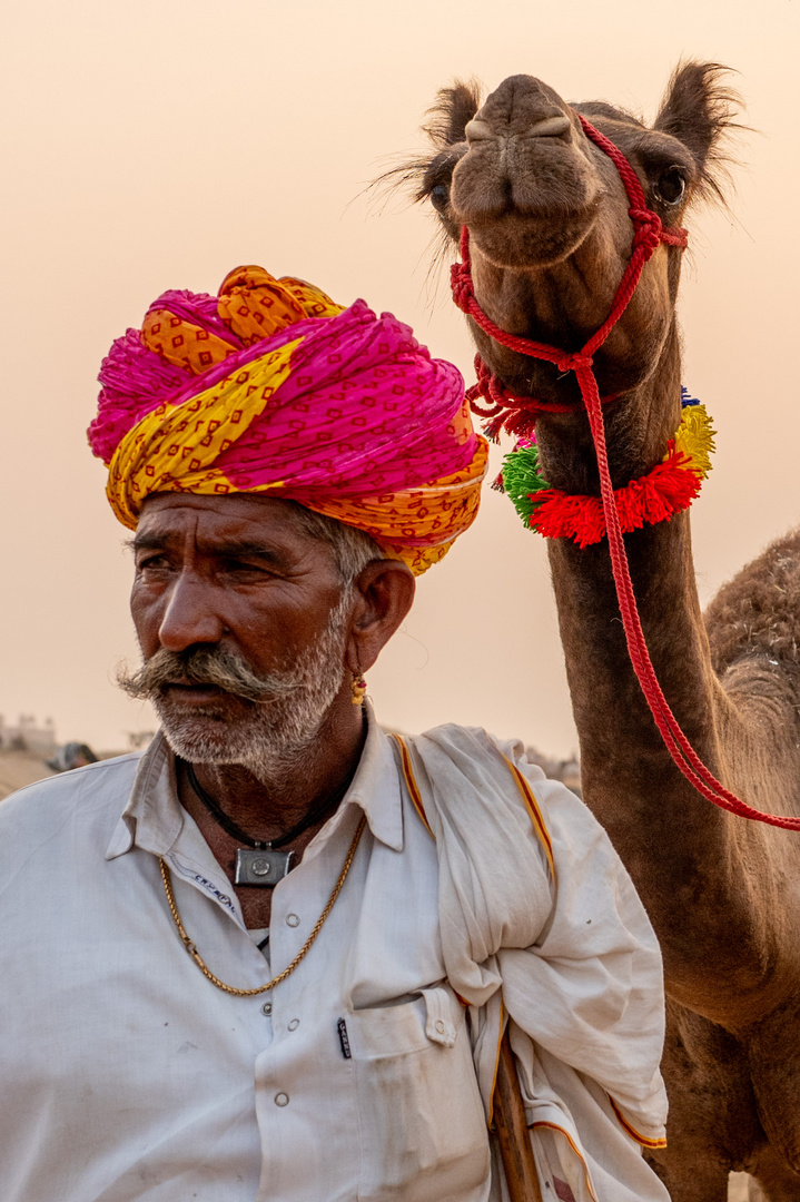 Kamel Hirte auf der Pushkar Camel Fair Rajasthan Indien