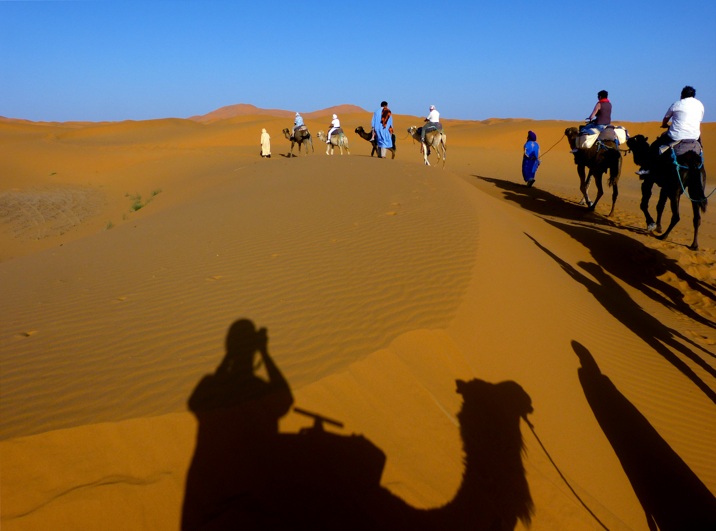 Kamelritt durch die Wüste bei Merzouga, Marokko